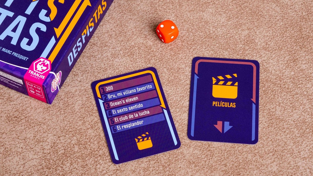 Juego de mesa Despistas mostrando cartas de ejemplo y dados