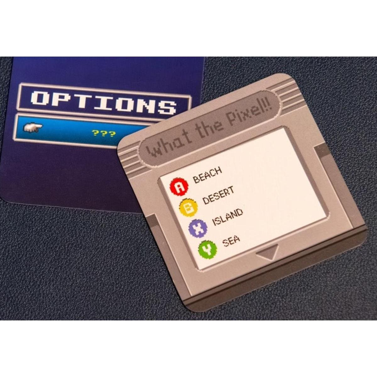 Carta de juego retro What the Pixel! con opciones de respuesta estilo consola