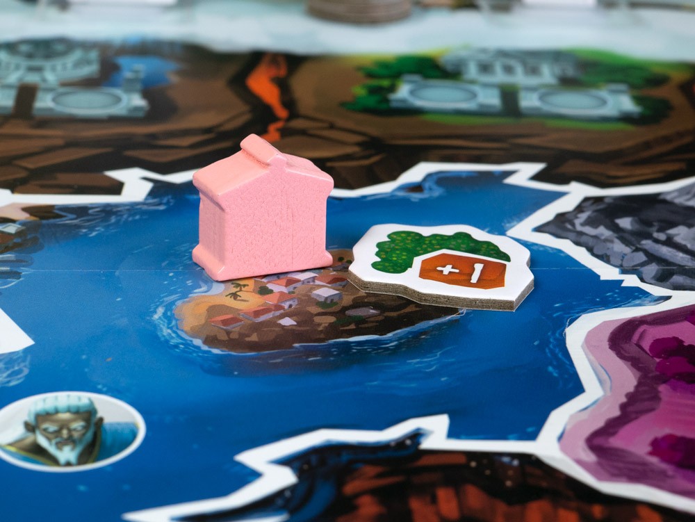 Dioses de Roma: miniatura templo rosa y token +1 sobre zona acuática