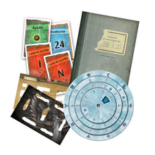 Componentes del juego de mesa EXIT La estación polar: cuaderno, disco descodificador y cartas