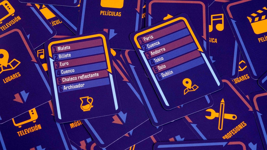 Cartas del juego party Despistas con categorías como películas y música