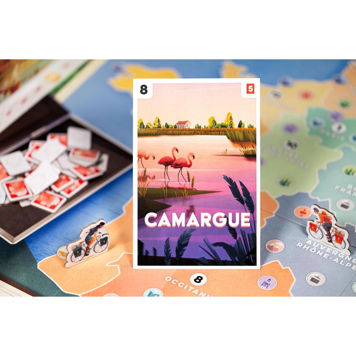 Carta de destino Camargue del juego Postales con flamencos rosados sobre tablero de regiones francesas