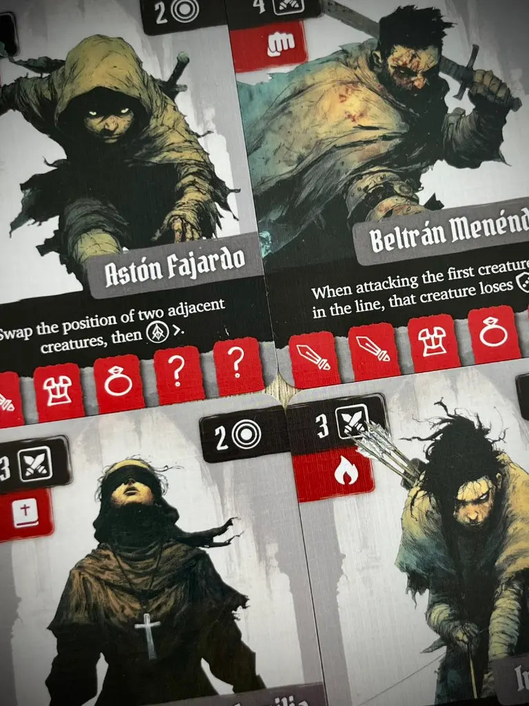 Cuadrícula de cartas de héroes Valpiedra: Astón Fajardo y Beltrán Menéndez con estilo cómic oscuro