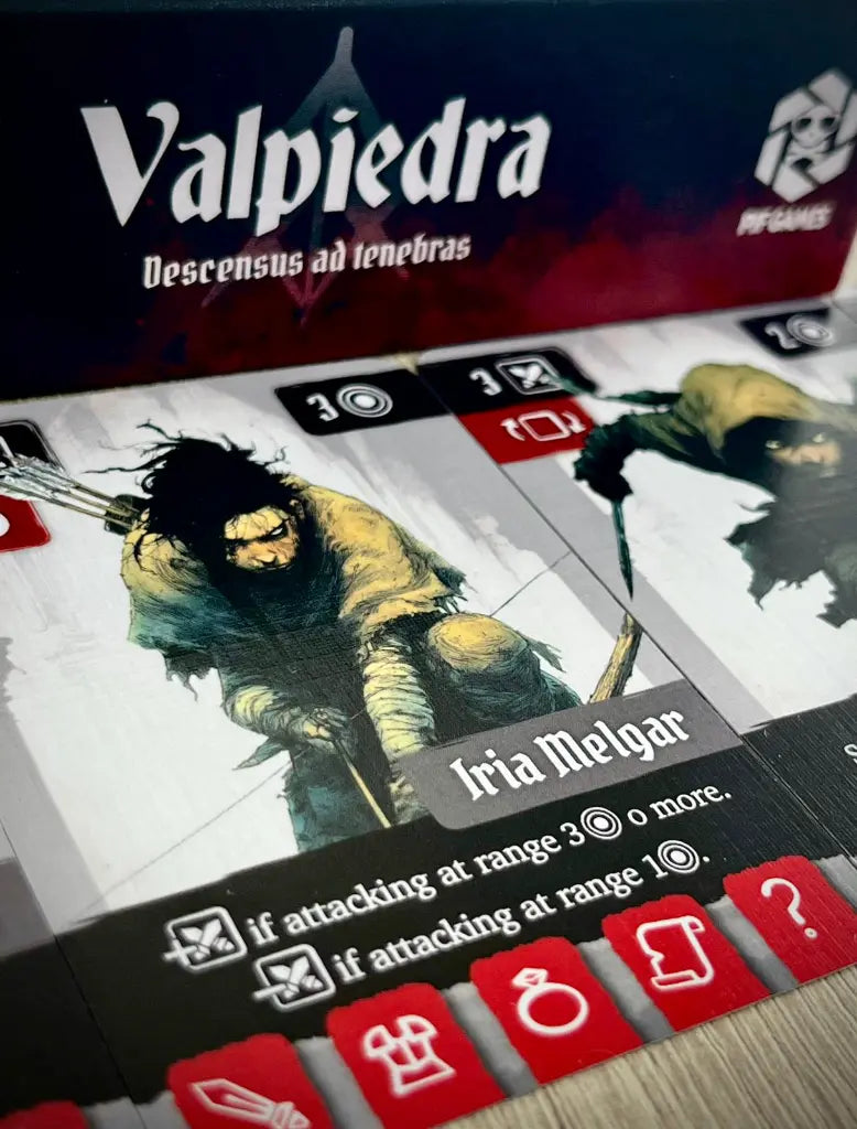 Detalle carta personaje Iria Melgar arquera de Valpiedra con habilidades de ataque a distancia