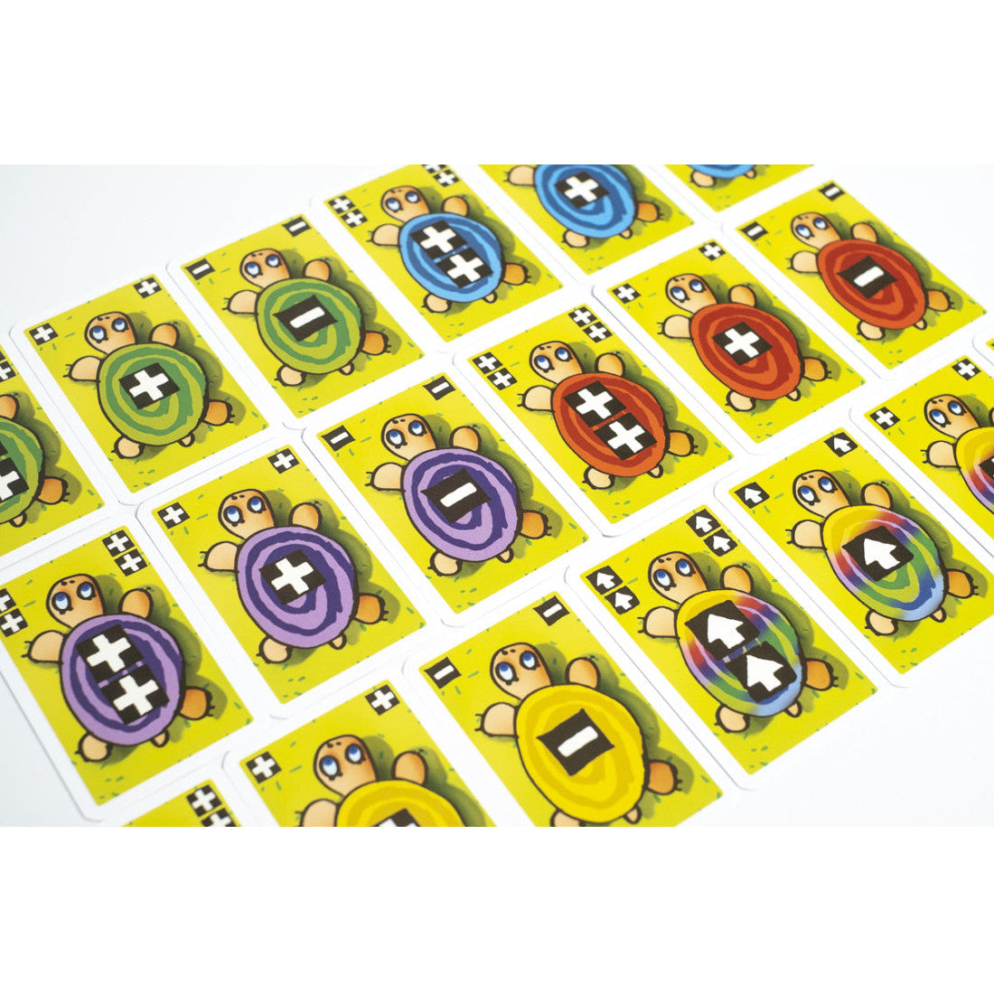 Cartas de juego Carrera de Tortugas con símbolos matemáticos y diseños de caparazones