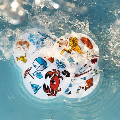 Cartas redondas Dobble Impermeable flotando en agua con símbolos playeros
