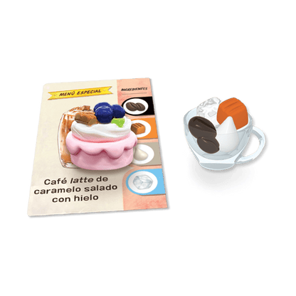 Carta especial Café latte de caramelo salado con componente de taza transparente