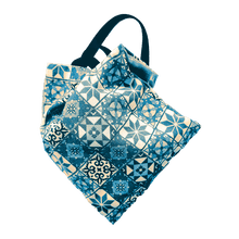 Bolsa de lino estampada con azulejos para guardar piezas de Azul Mini