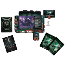 Componentes de Nemesis Represalia: miniatura, dados rojos y cartas tácticas de juego de mesa cooperativo