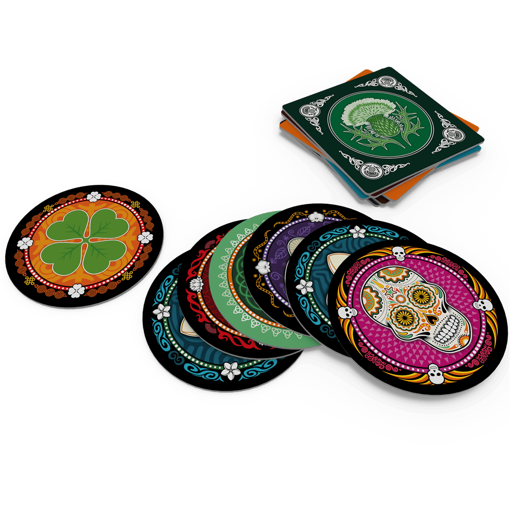 Discos del juego de mesa Skull mostrando trébol y calaveras coloridas