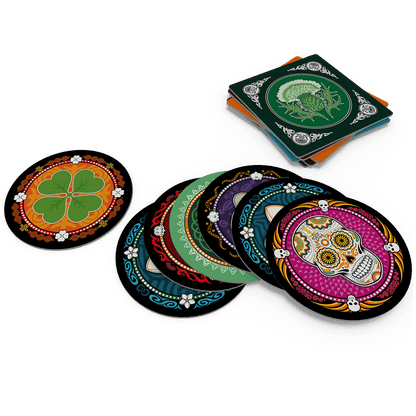 Discos del juego de mesa Skull mostrando trébol y calaveras coloridas
