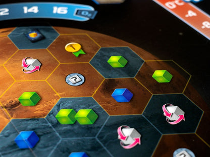 Tablero hexagonal de Marte con fichas verdes y azules de juego