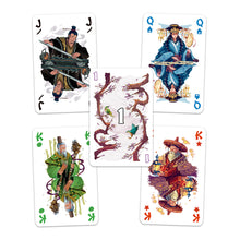 Cartas ilustradas Tichu estilo oriental sobre fondo blanco